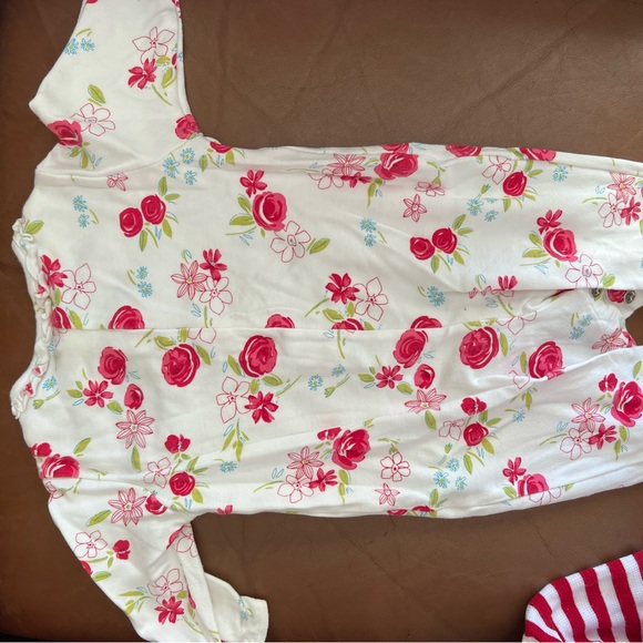 Clothes - Picture 2 of 3